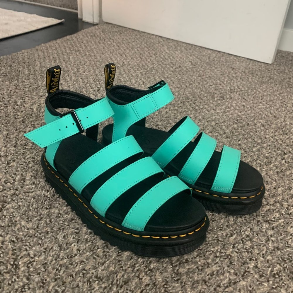BRAND NEW Dr Martens Vegan chunky sandals